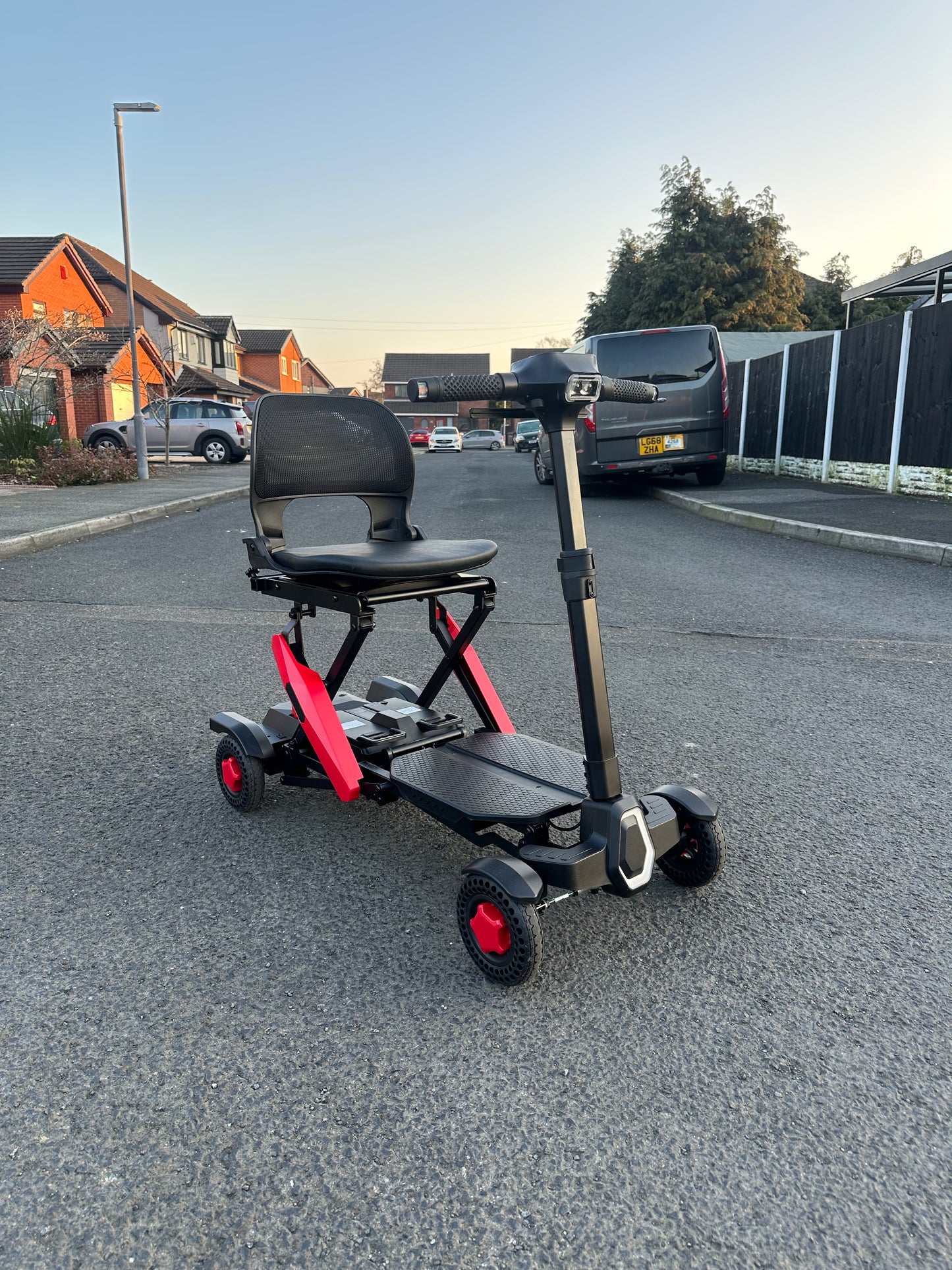 BeeBumble Auto-Folding Mobility Scooter | BeeUnique Mobility