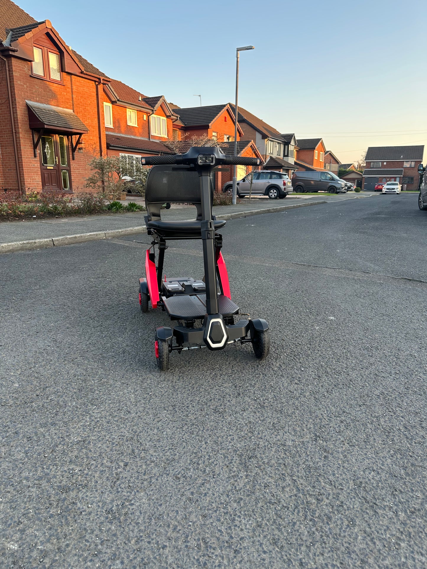 BeeBumble Auto-Folding Mobility Scooter | BeeUnique Mobility