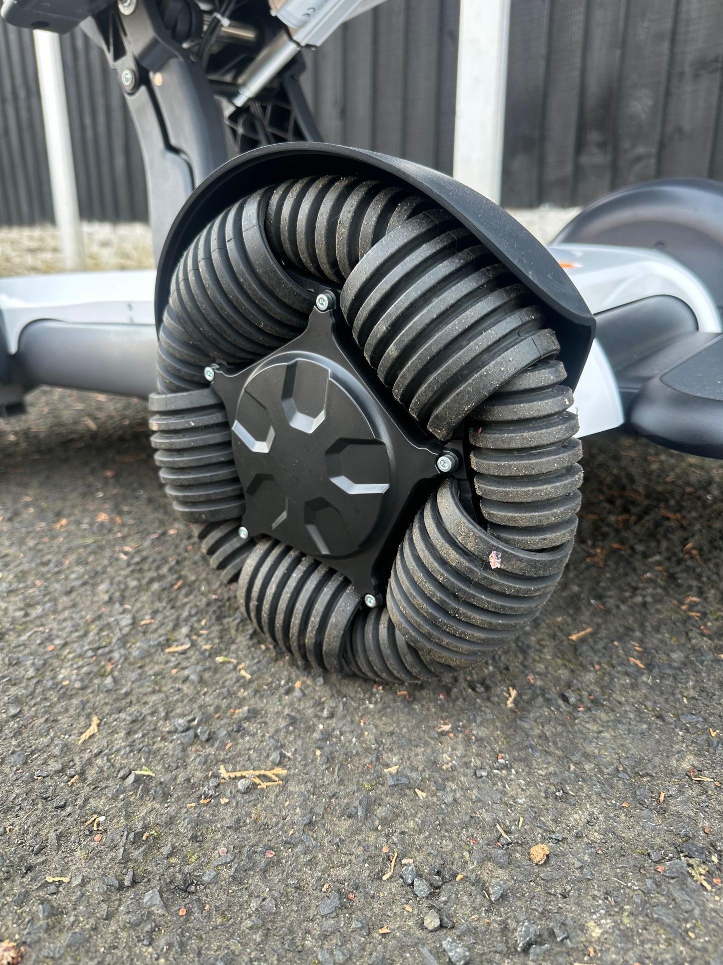 BeeAlien Powerchair — Advanced Electric Wheelchair UK | BeeUnique Mobility
