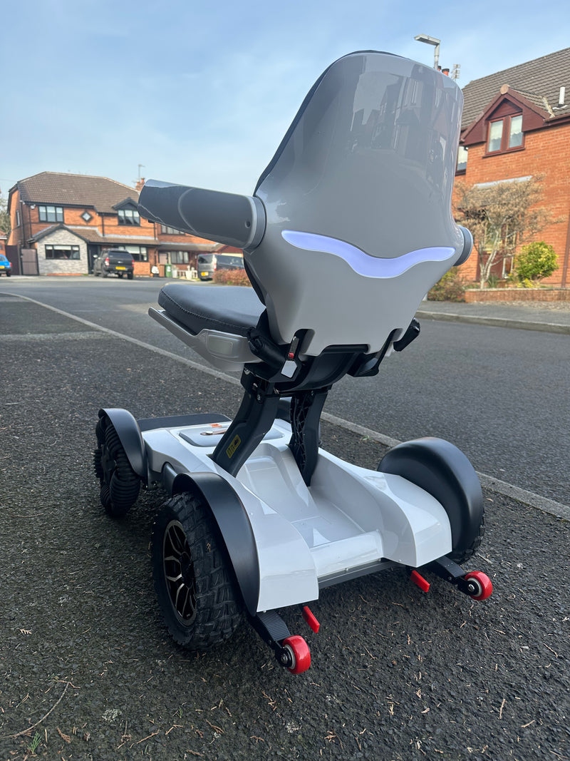 BeeAlien Powerchair — Advanced Electric Wheelchair UK | BeeUnique Mobility