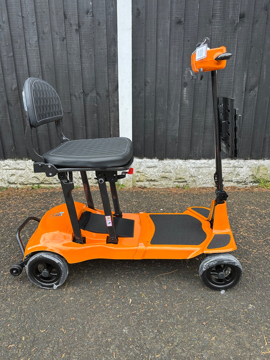 BeeLite Pro — UK's Lightest Foldable Scooter at 12kg | BeeUnique Mobility