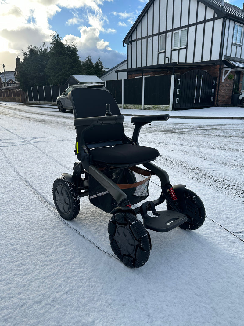 BeeAlien Pro Max | Smart Powerchair - £3,650 | BeeUnique Mobility